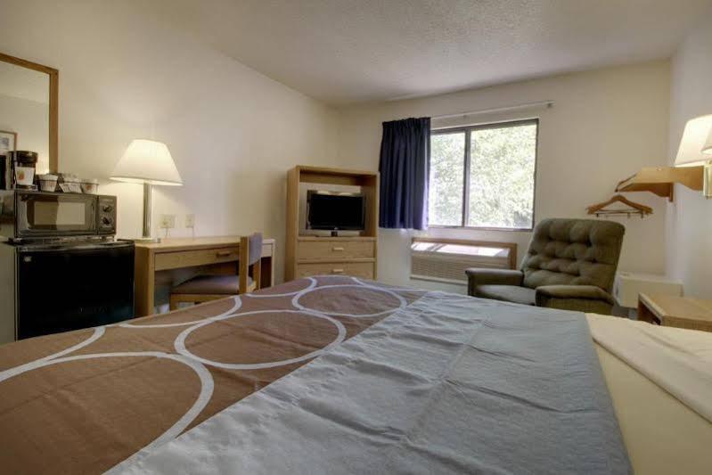 Super 8 By Wyndham Portage Motel Exterior photo