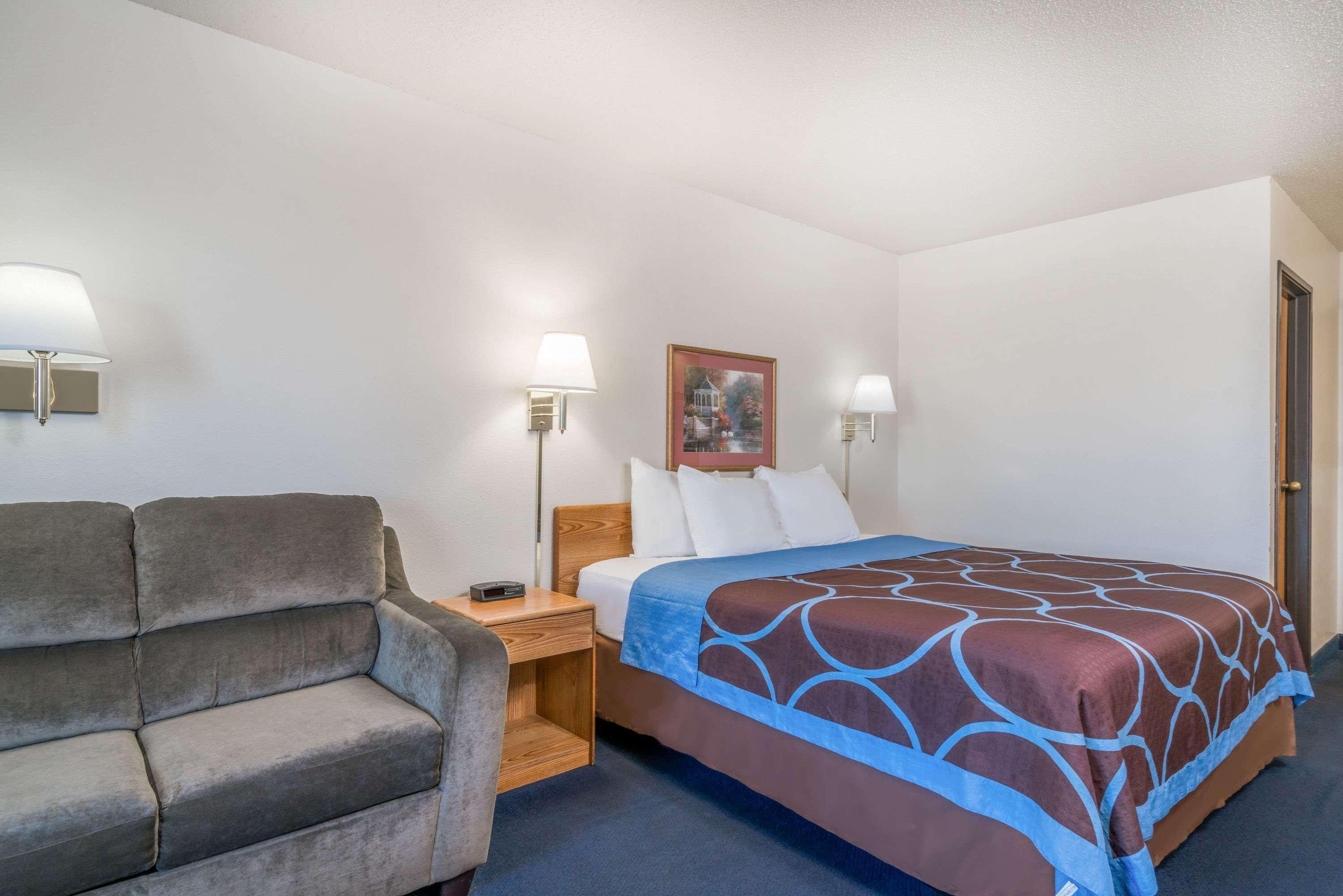 Super 8 By Wyndham Portage Motel Exterior photo
