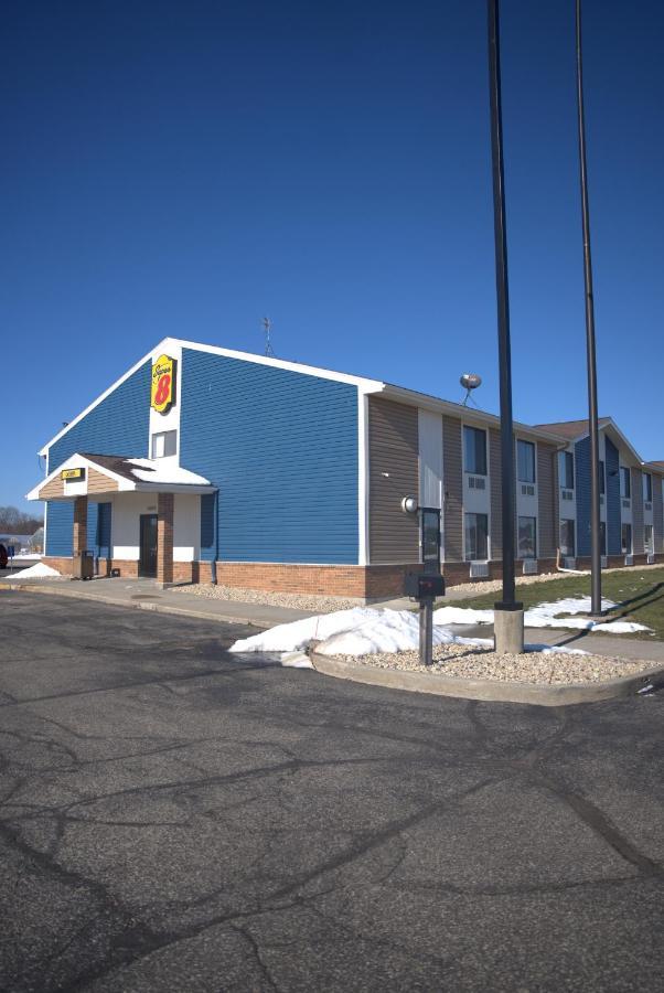 Super 8 By Wyndham Portage Motel Exterior photo