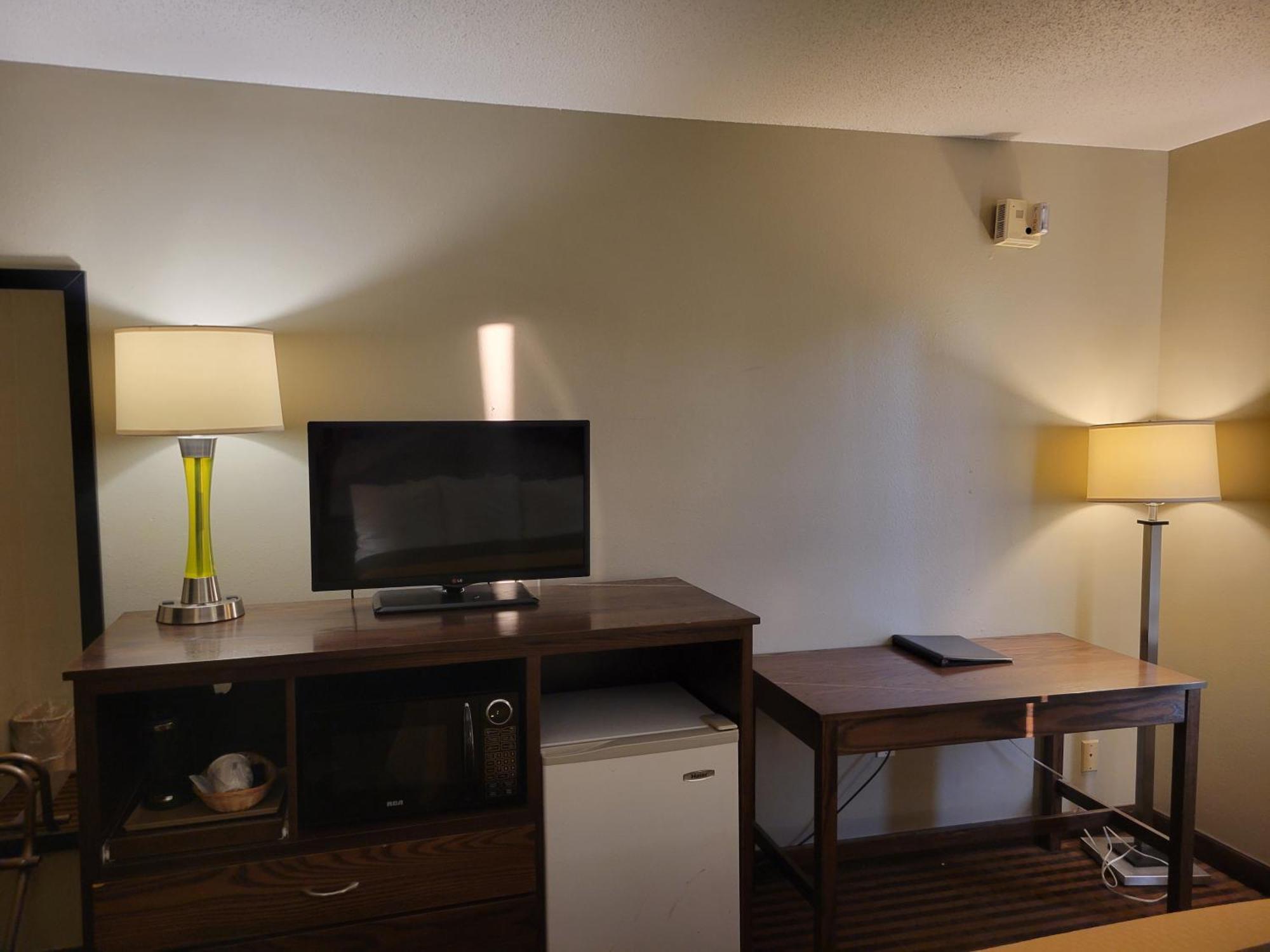 Super 8 By Wyndham Portage Motel Exterior photo