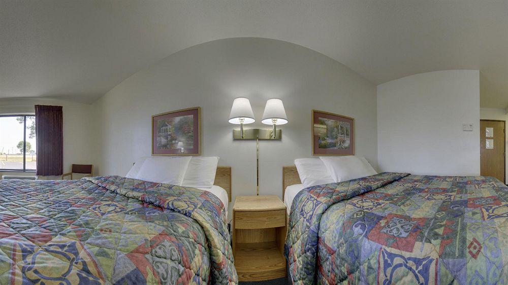 Super 8 By Wyndham Portage Motel Exterior photo